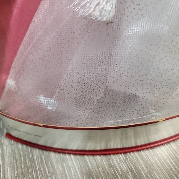 2001 Special Edition Holiday Celebration Barbie - Picture 4 of 15